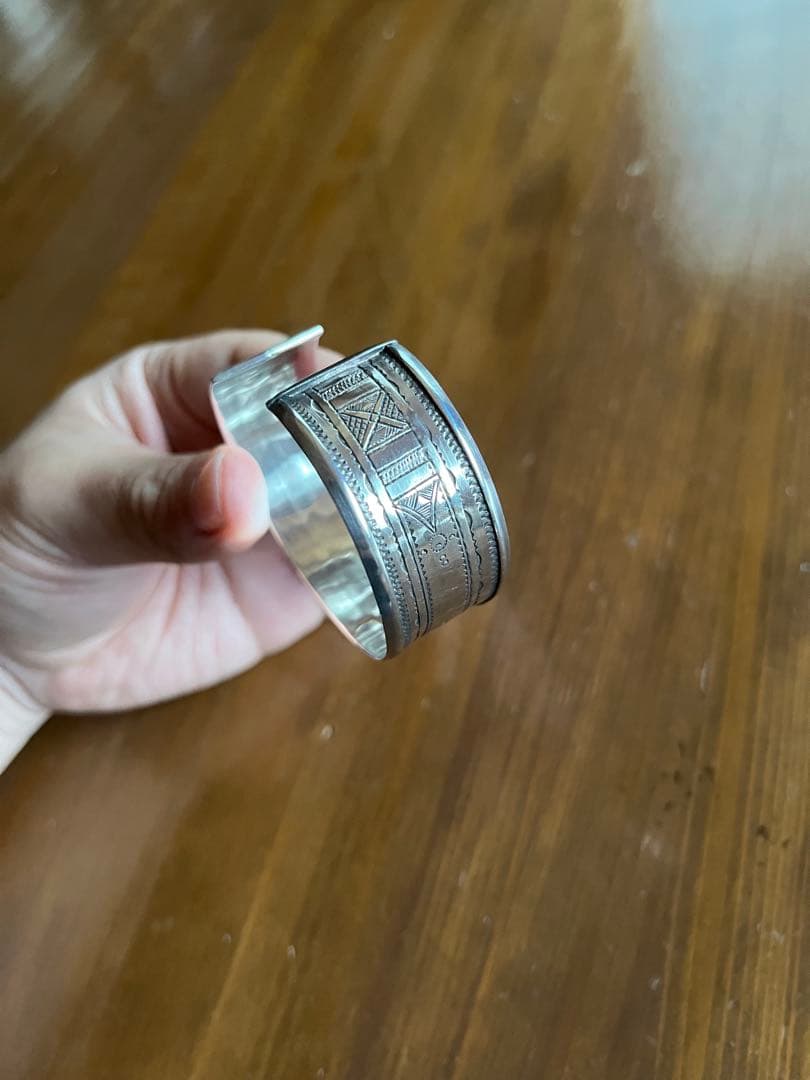 トゥアレグシルバー　バングル