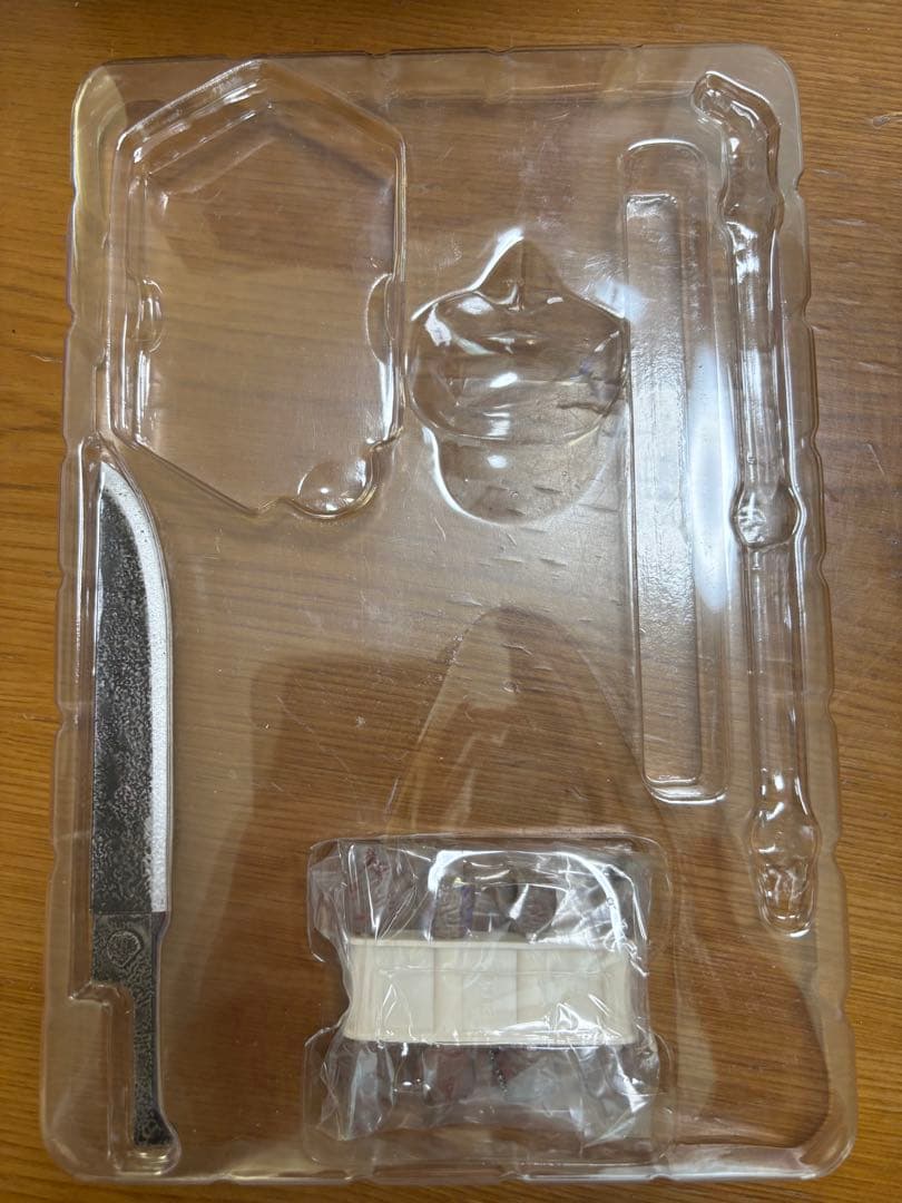 figma レッドピラミッドシング バブルヘッドナース