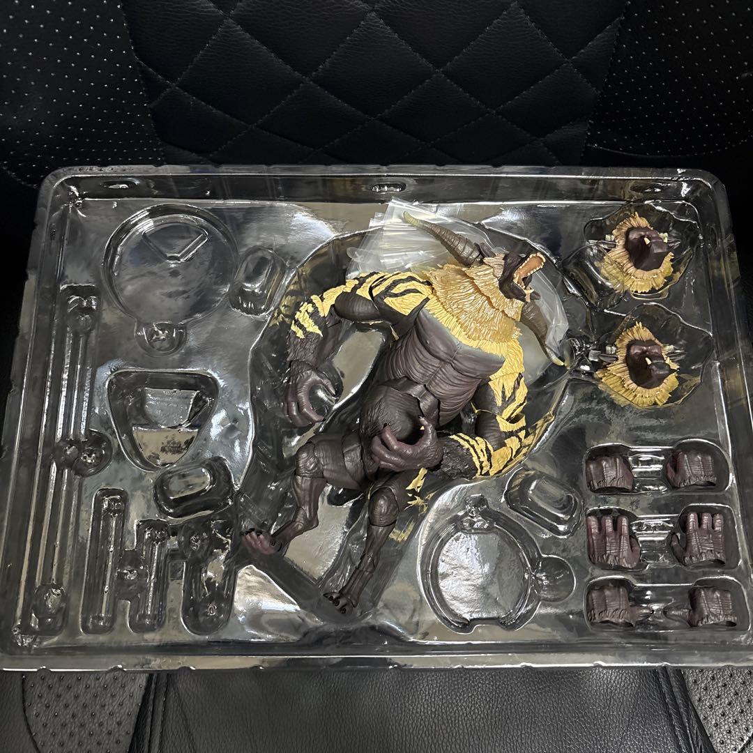 モンスターアーツ　 ラージャン　フィギュアモンスターハンタークリエイターズモデル