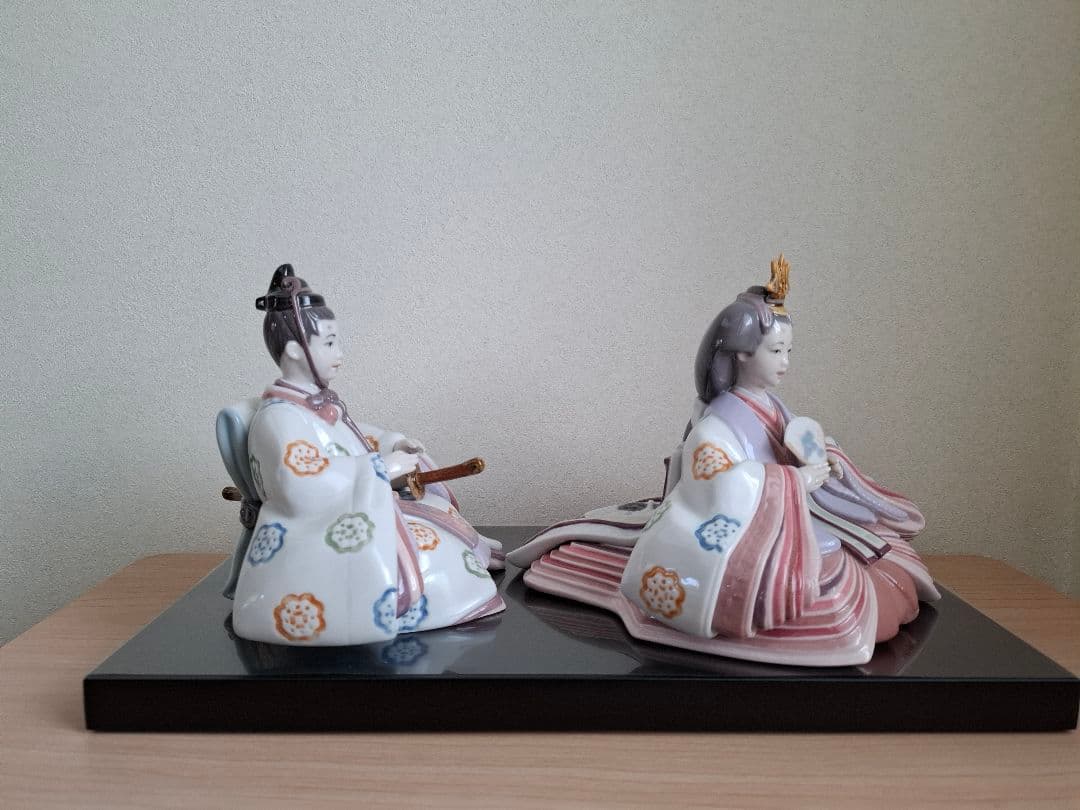 リヤドロ　親王飾り　花紋様