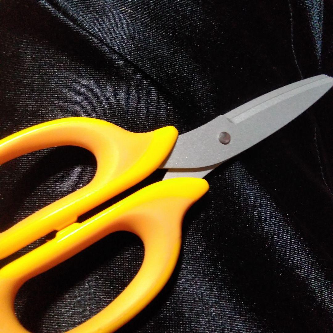 幸運を呼ぶ左利きハサミ