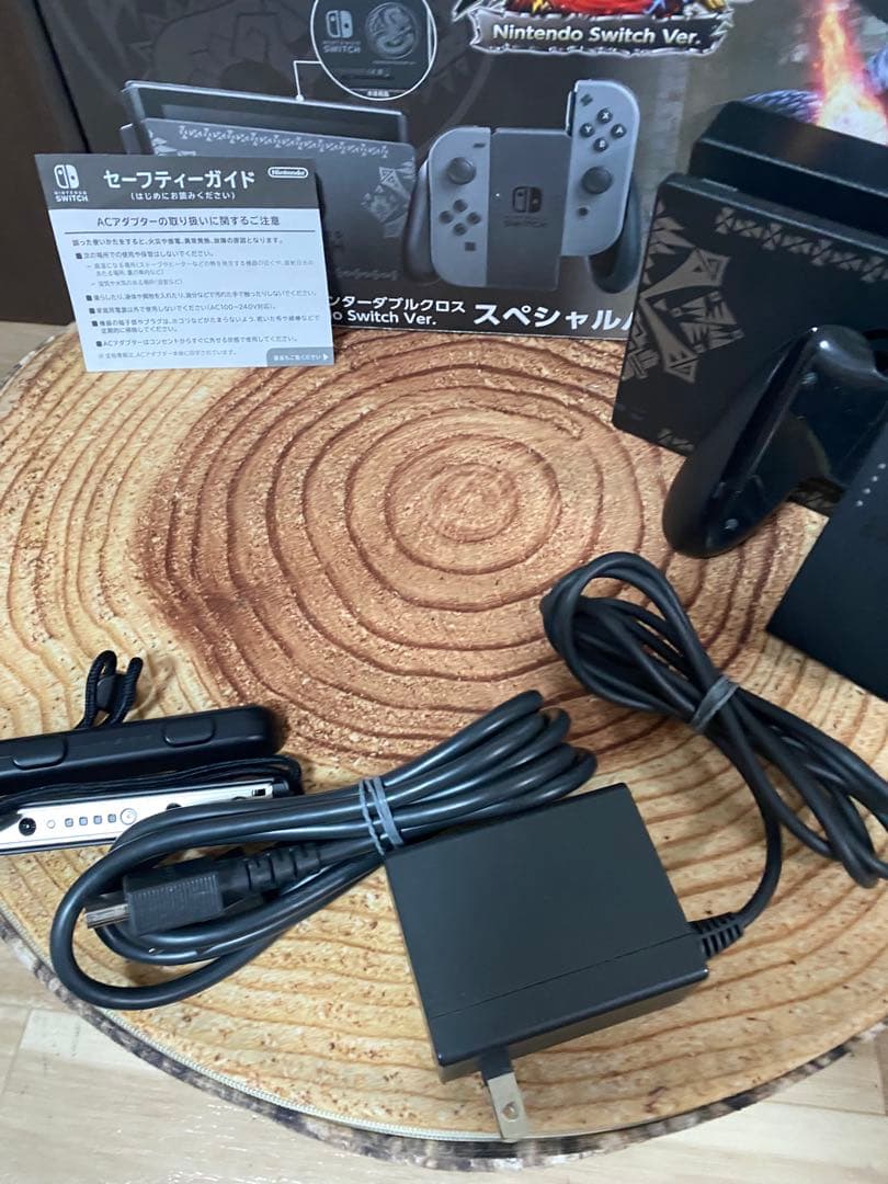 Nintendo Switch ニンテンドースイッチ本体　モンハンモデル
