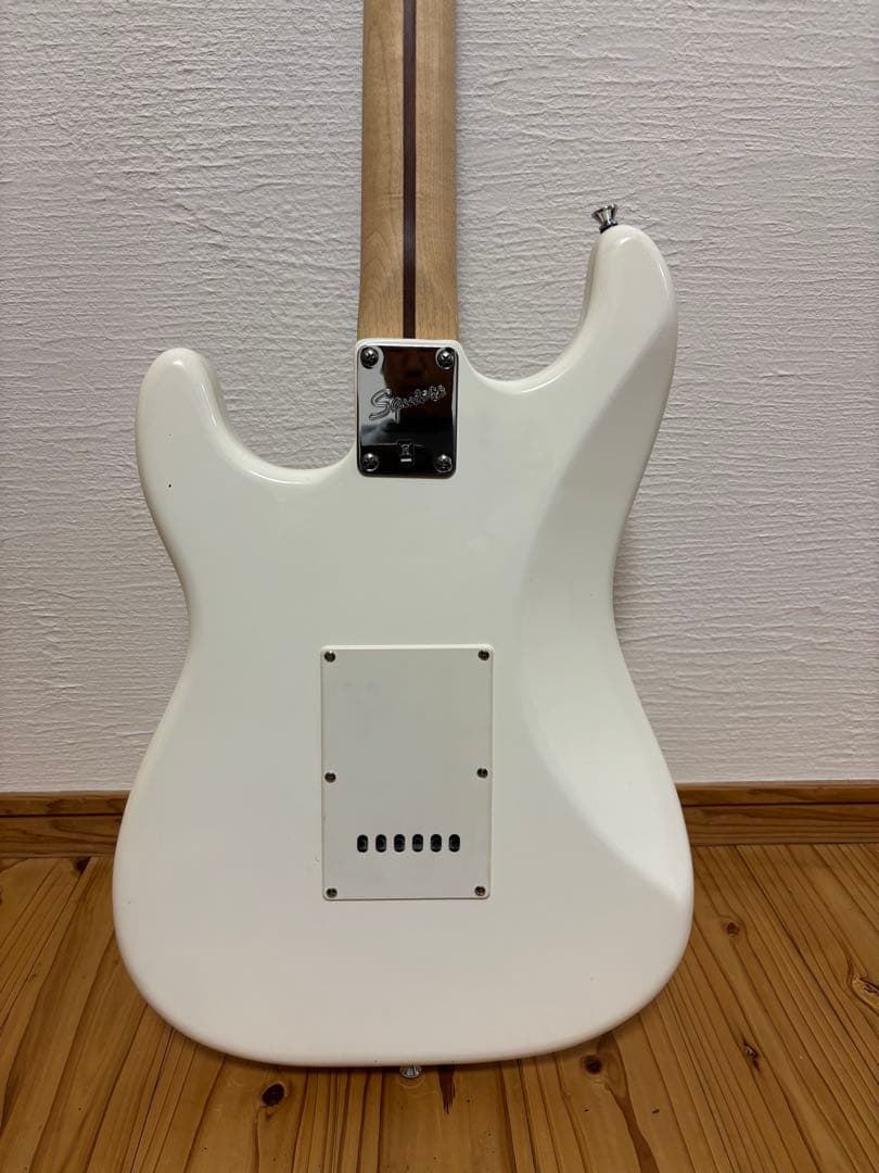 Squier Bullet Stratocaster ホワイト