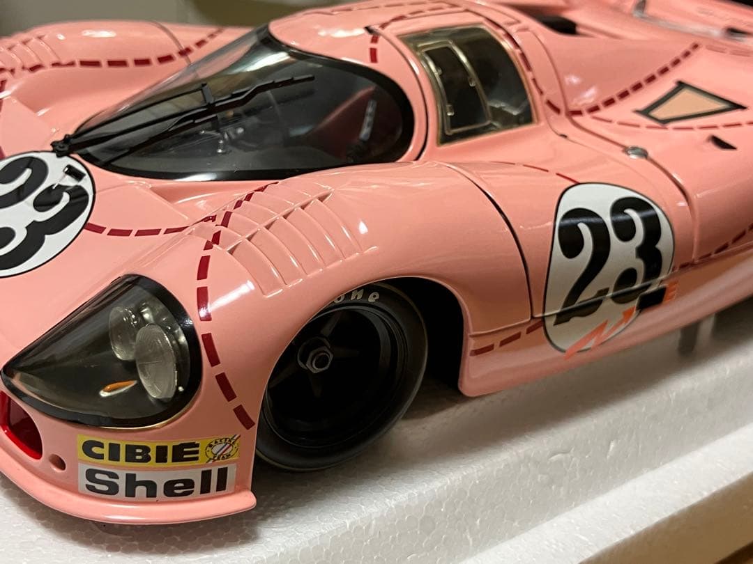 週末特価　ミニチャンプス　1/18 ポルシェ　917/20 ピンクピッグ