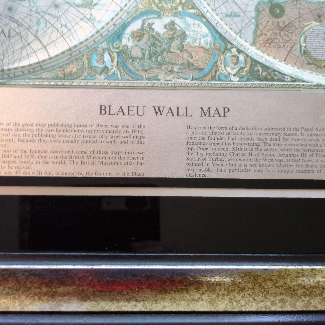 再値下げ26555円 アンティーク風世界地図 二つの球体地図、人気の金＆黒の額縁