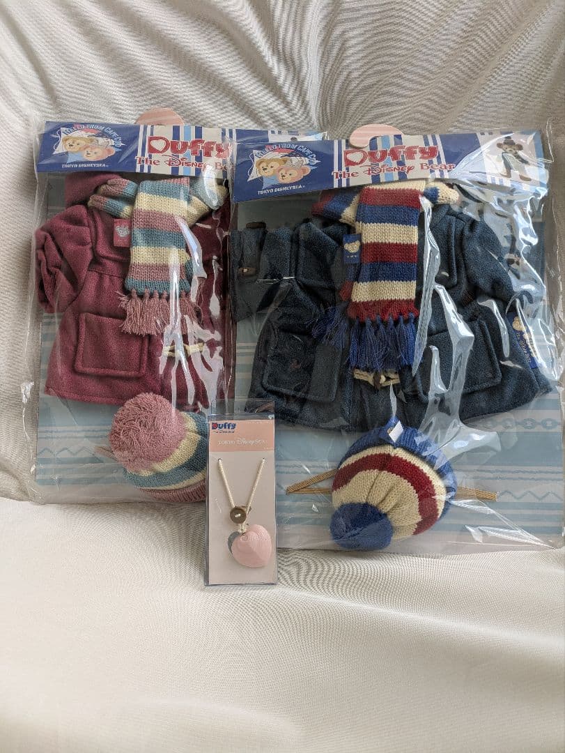 ダッフィー＆シェリーメイ 冬コスチューム ペアセット公式 新品未使用 おまけ付き