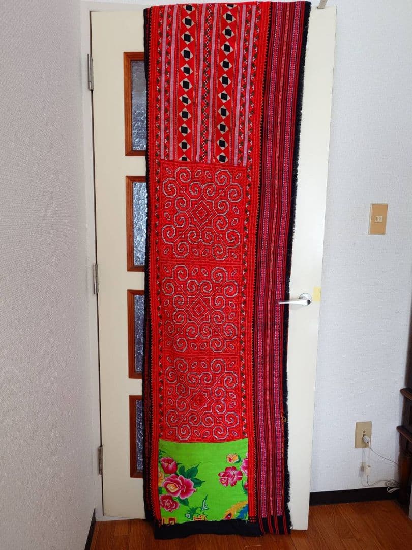 【東南アジアの布】タイ 山岳民族の衣装 スカート 古布 アンティーク