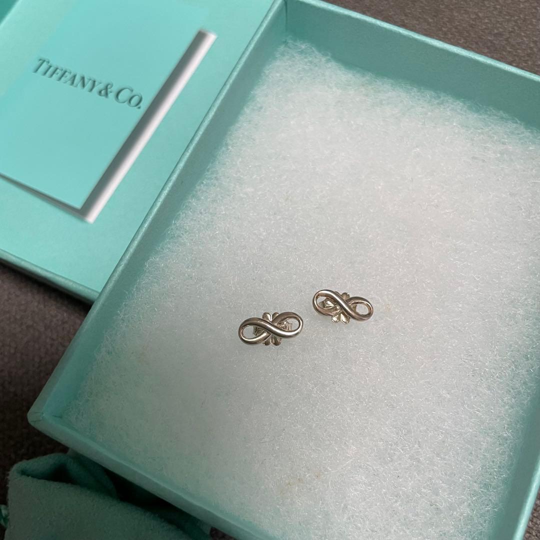 Tiffany & Co. シルバー　インフィニティピアス