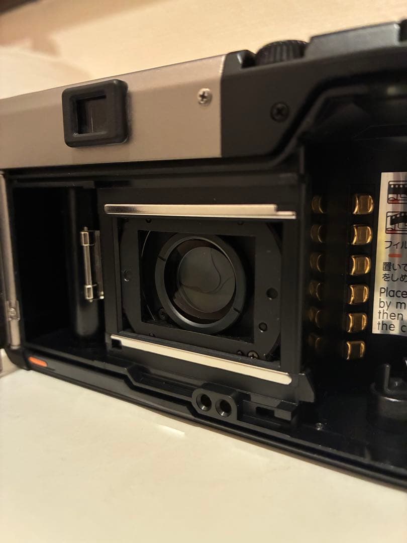 CONTAX T3 コンタックス　コンパクトフィルムカメラ　チタンシルバー