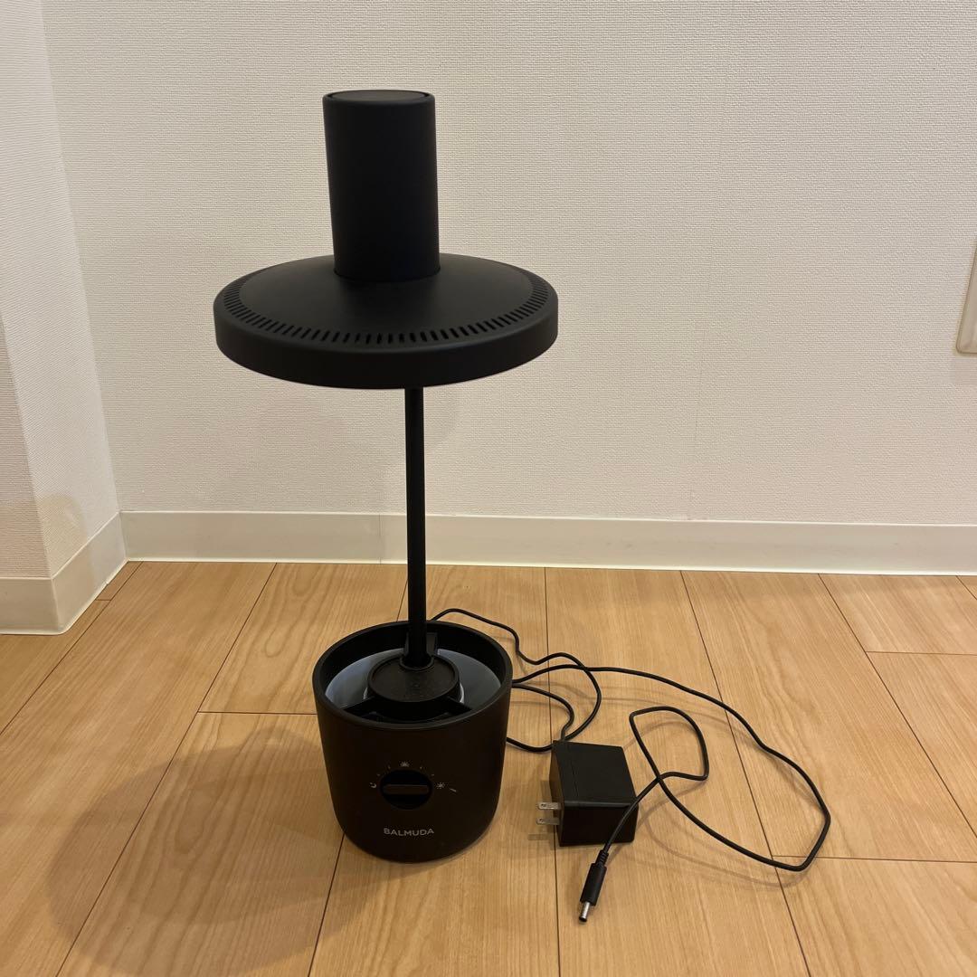 バルミューダ　デスクライト