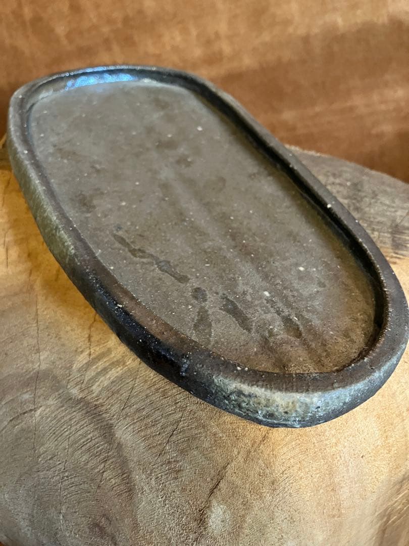 穴窯焼成　越前　楕円形黒色陶器プレート