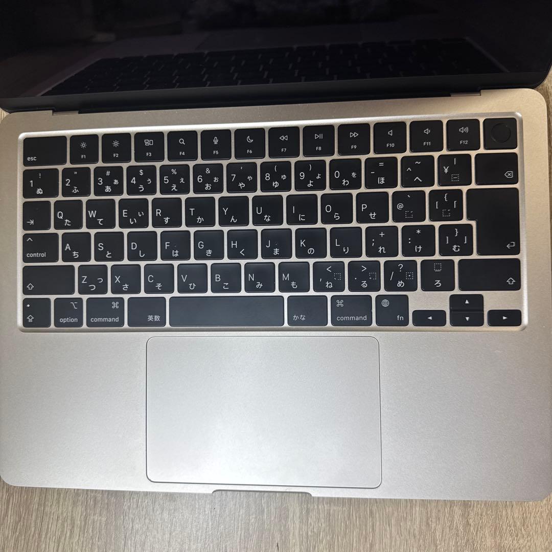 Apple MacBook m2 8gb 256gbスターライト