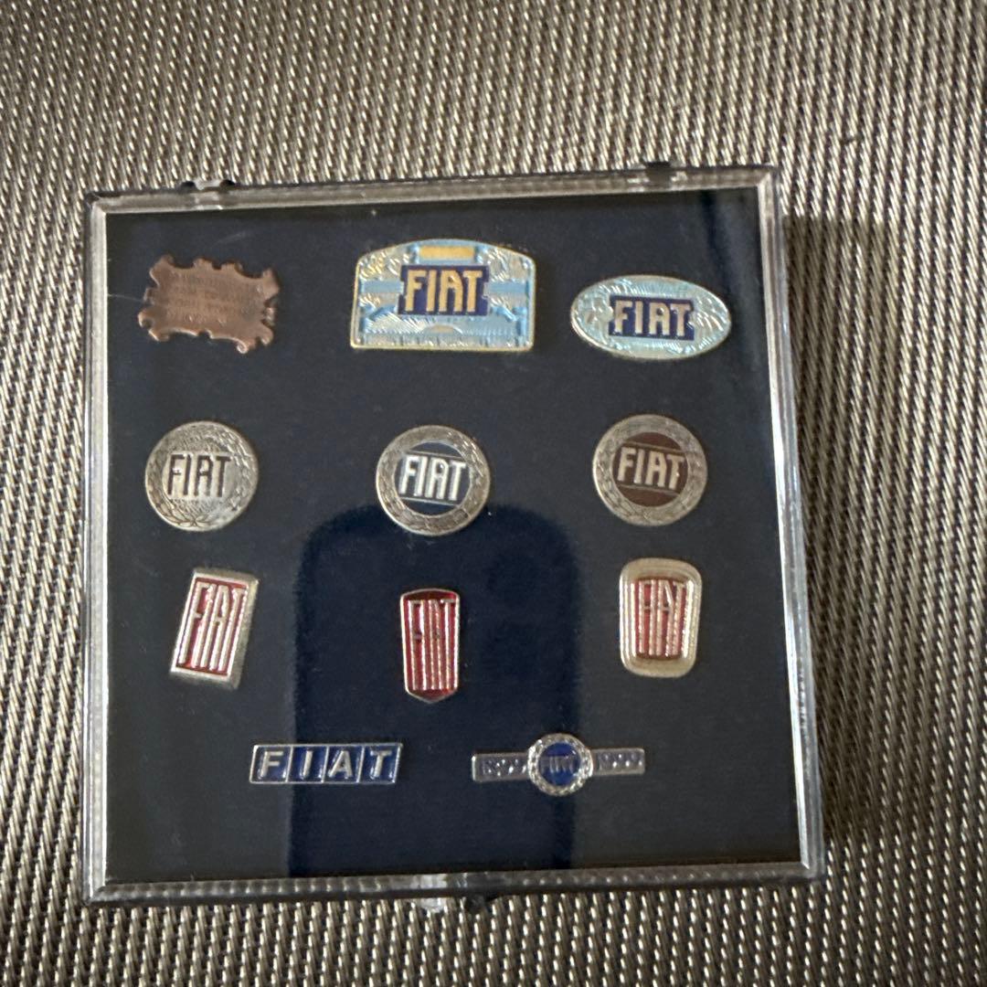 ★貴重なFIATピンバッジ★非売品新品★FIAT ロゴ ★ピンバッジ 9個セット