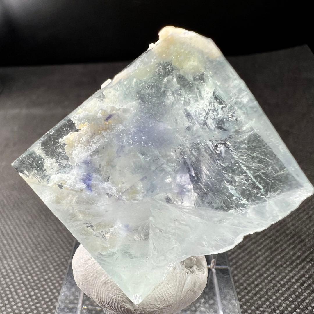 ヤオガンシャン産　クリアフローライト　パープルファントム、ドロマイト内包