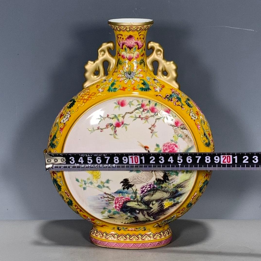 乾隆黄釉蒔絵開窓粉彩鶴抱月甁 花瓶  景徳鎮 陶磁器 装飾品 工芸品美術品 置物