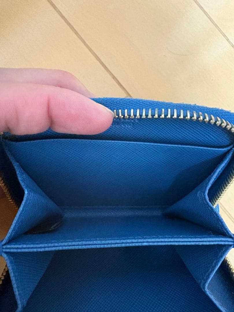 PRADA 財布　青色