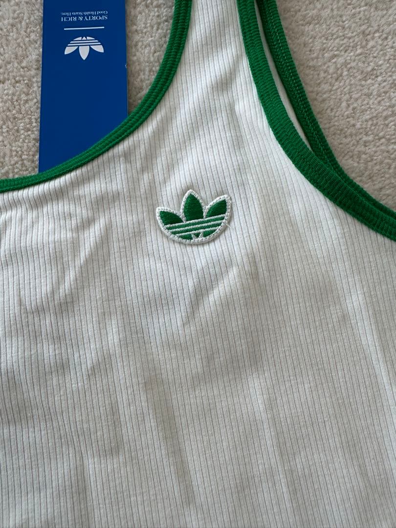 adidas sporty & rich タンクトップ ホワイト/グリーン