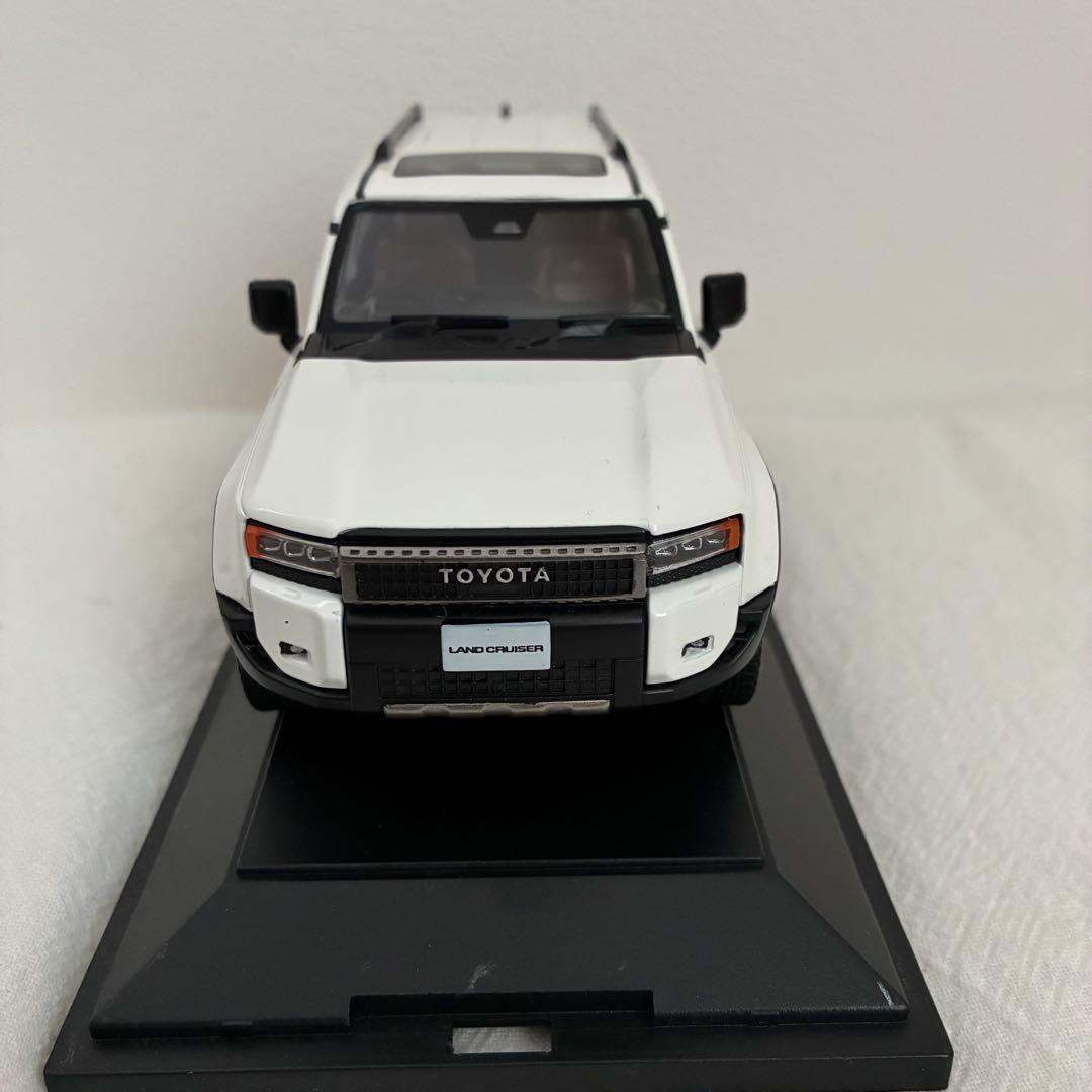 トヨタ ランドクルーザー 250 1/30スケール ホワイト