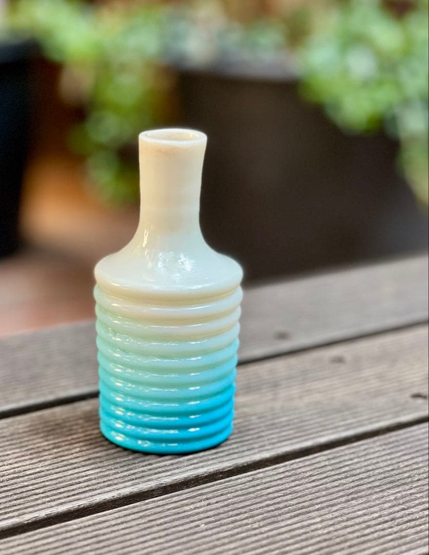 大正ロマン　乳白ガラス青グラデーション 徳利　一輪挿し　和ガラス　ウランガラス