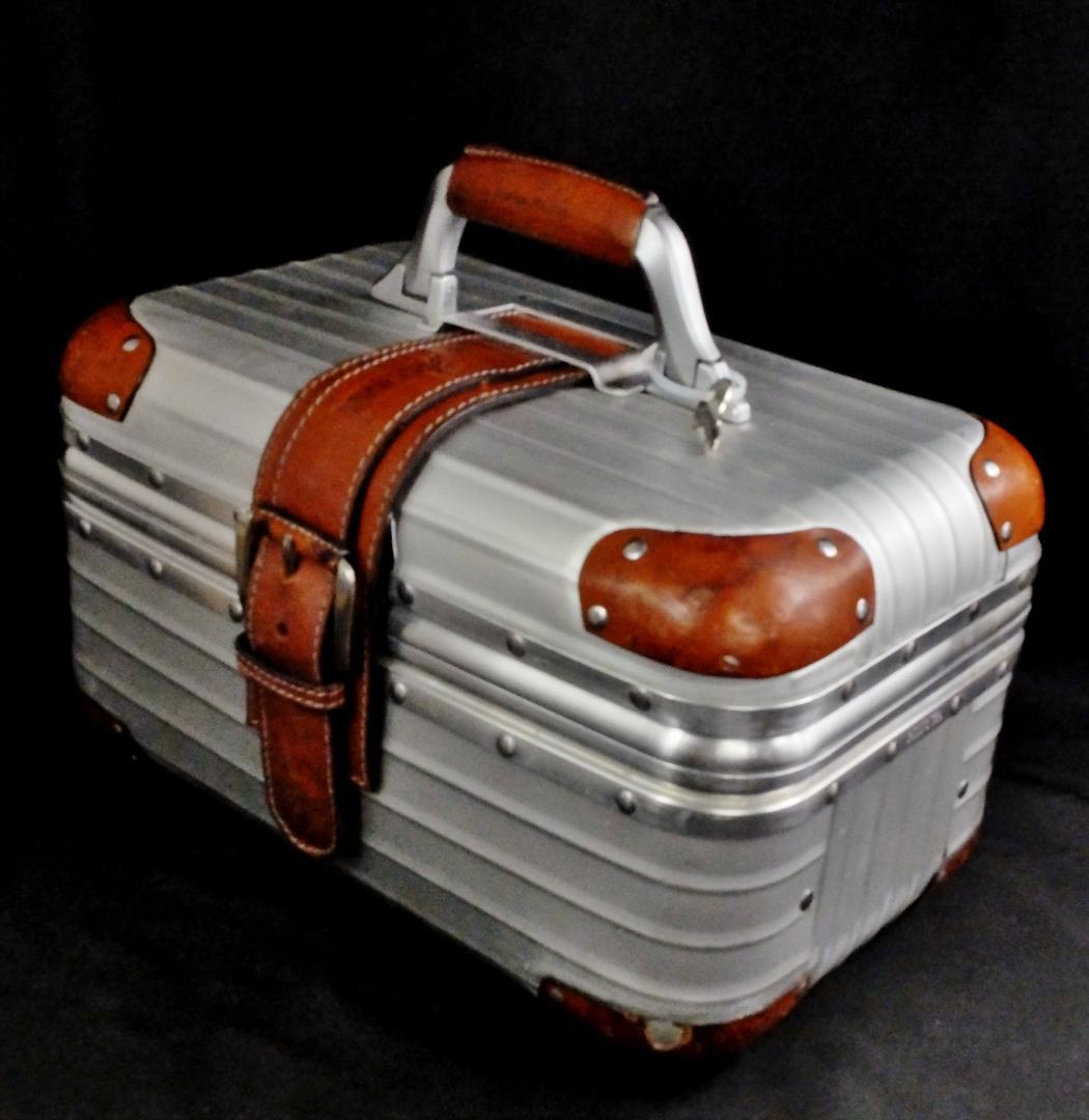 リモワ トパーズ『ASSIMA』ALビューティケース 17L【LTD/激レア】