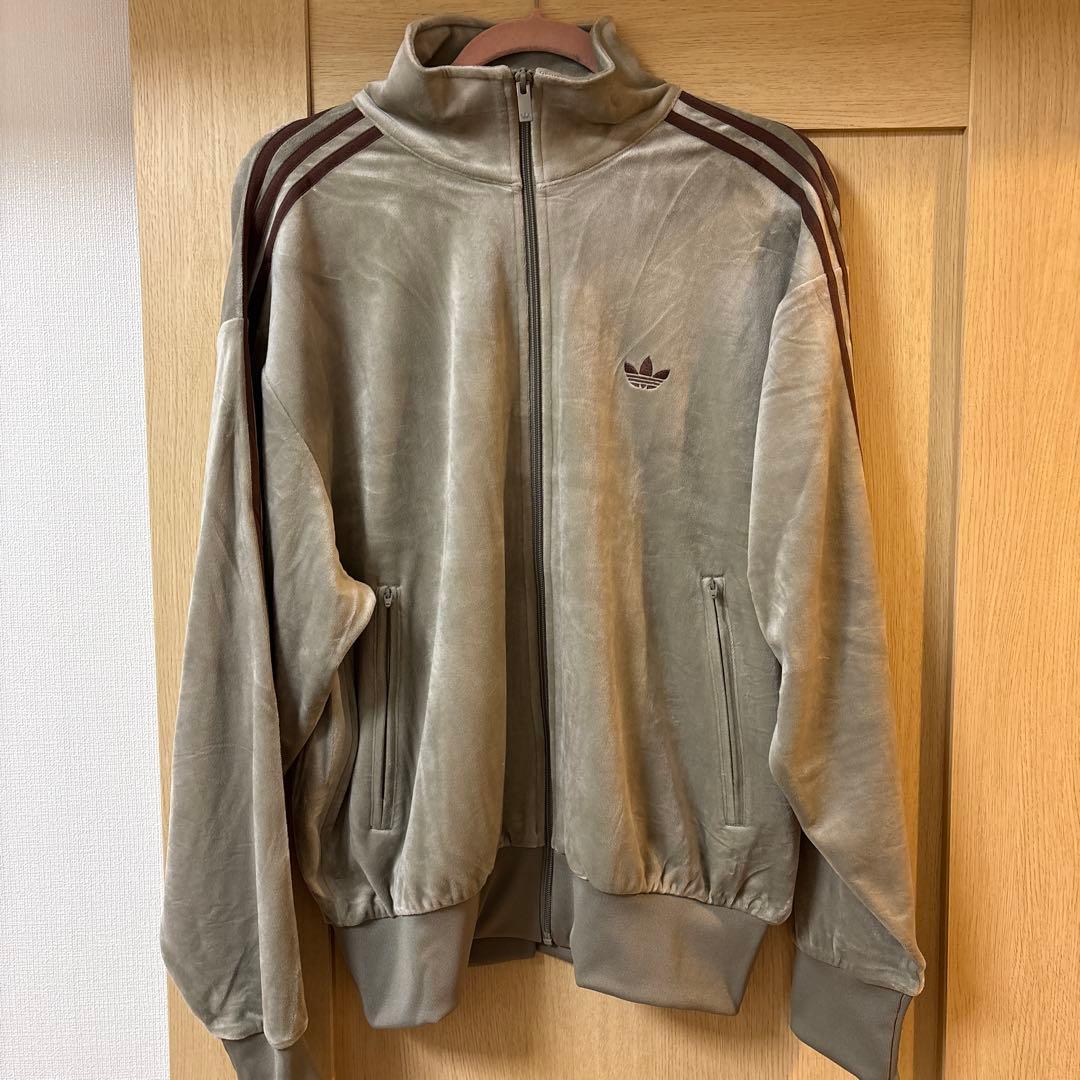 アディダス　adidas トラックジャケット　ベロア　ベージュ　L