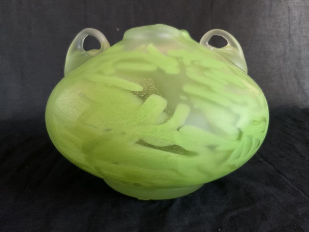 藤田喬平　美しいグリーン模様「ガラス扁壺」