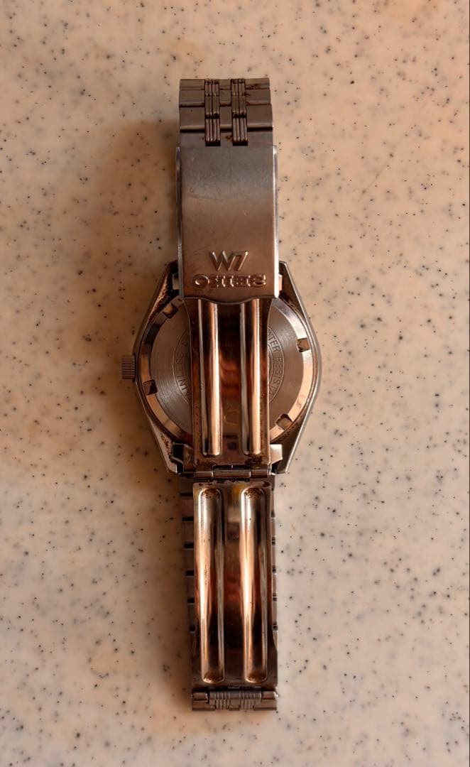 セイコー　アナログ腕時計　文字盤グリーン