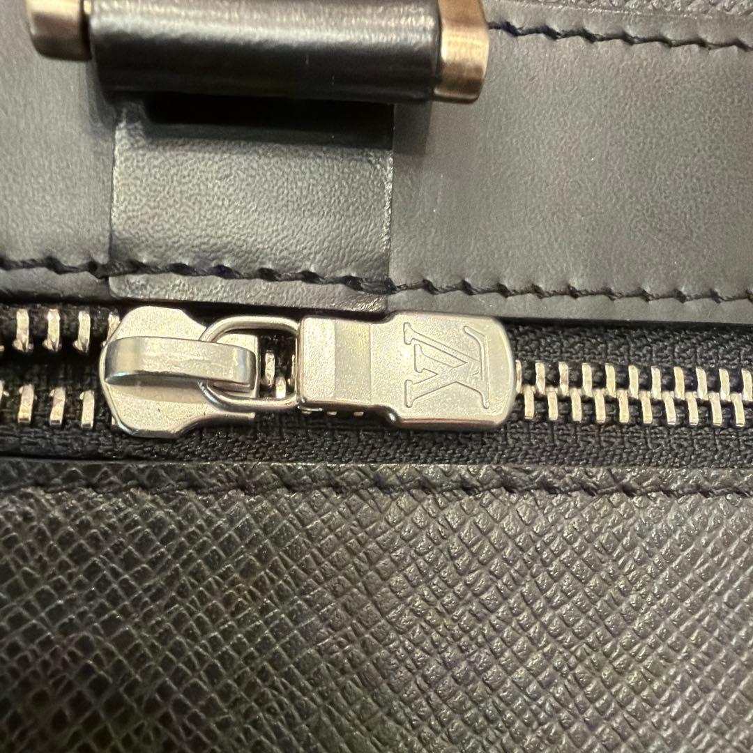 LOUISVUITTONメンズバッグ