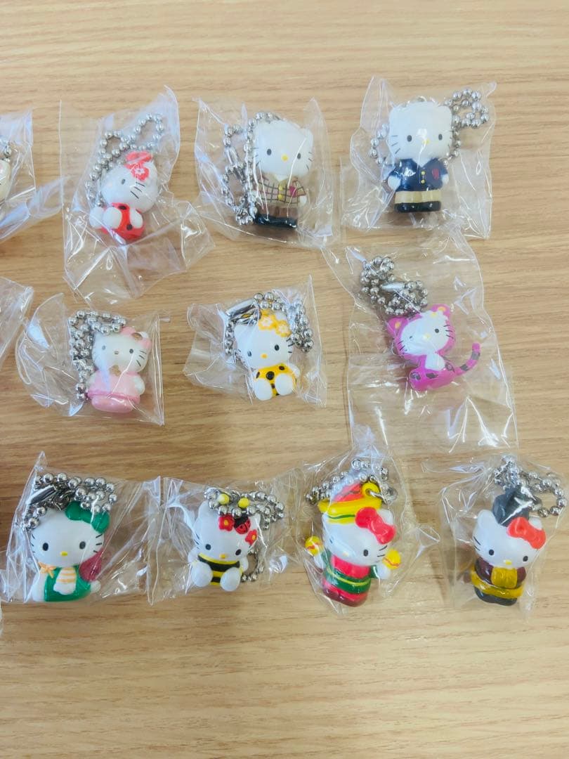 希少　ハローキティコレクターズマスコット いちご新聞オリジナル