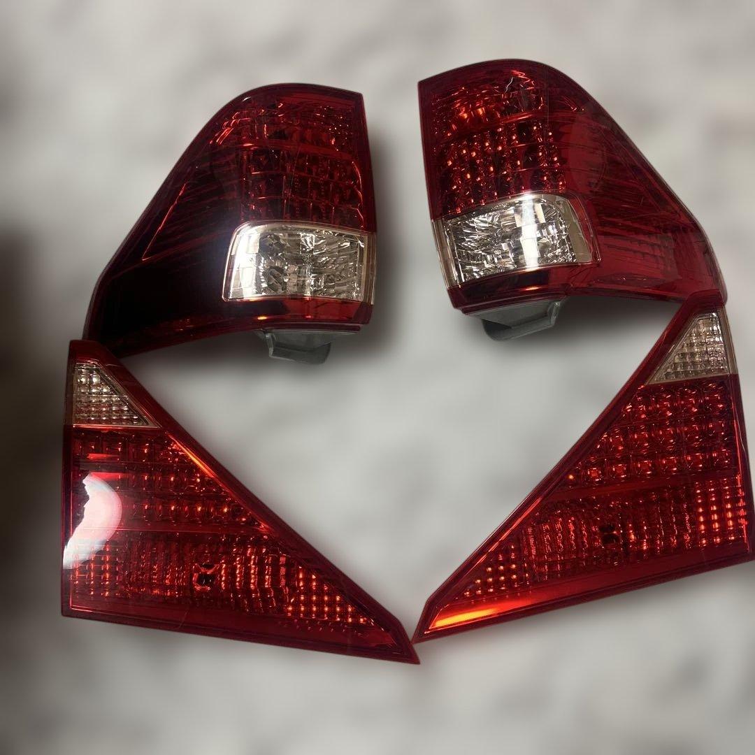 20アルファード純正テールランプ