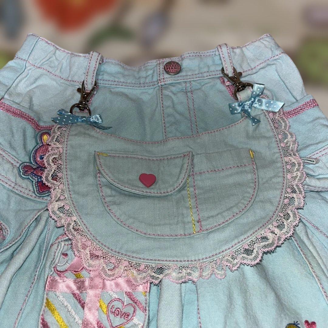 残念シミがある。昔のメゾピアノ 水色刺繍スカート