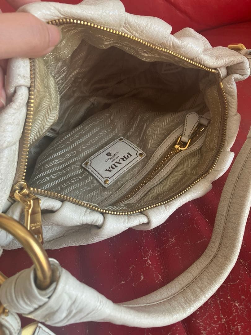 PRADA ホワイトレザー　ワンショルダーバッグ　プラダ