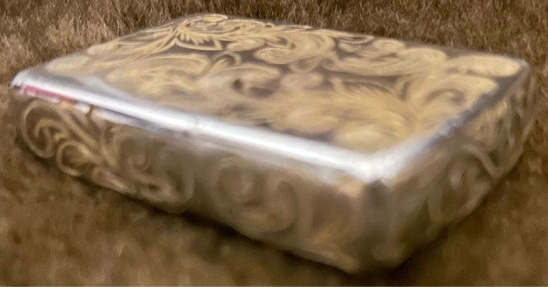 5面手彫りのアメリカ製ZIPPO ライター　真鍮に銀