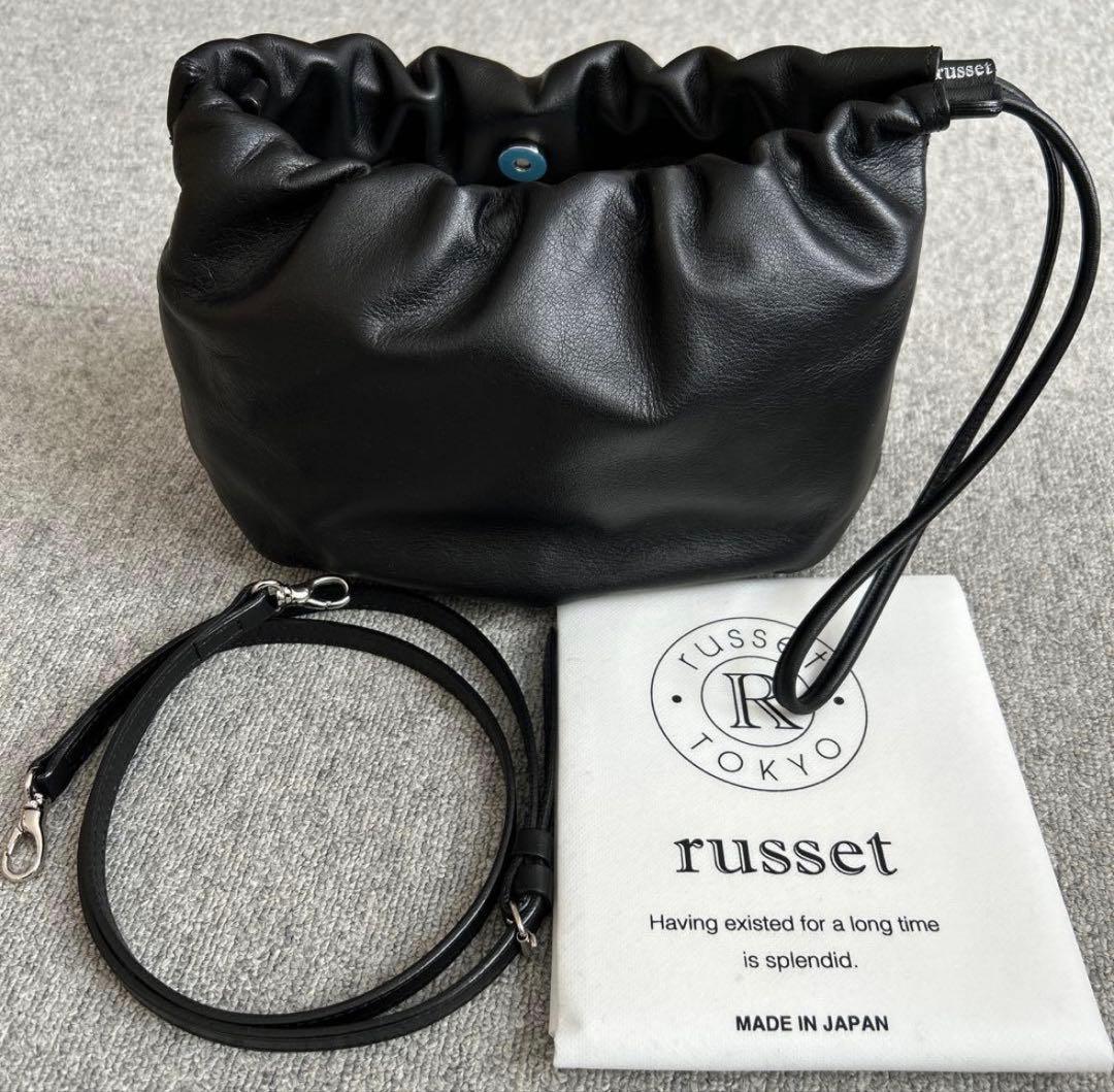 russet ブラック レザー ショルダーバッグ