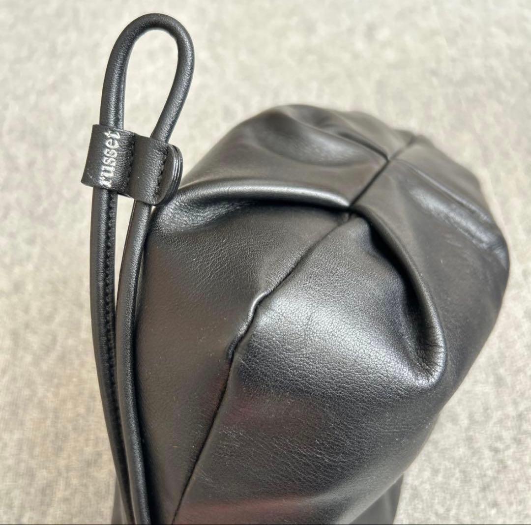 russet ブラック レザー ショルダーバッグ