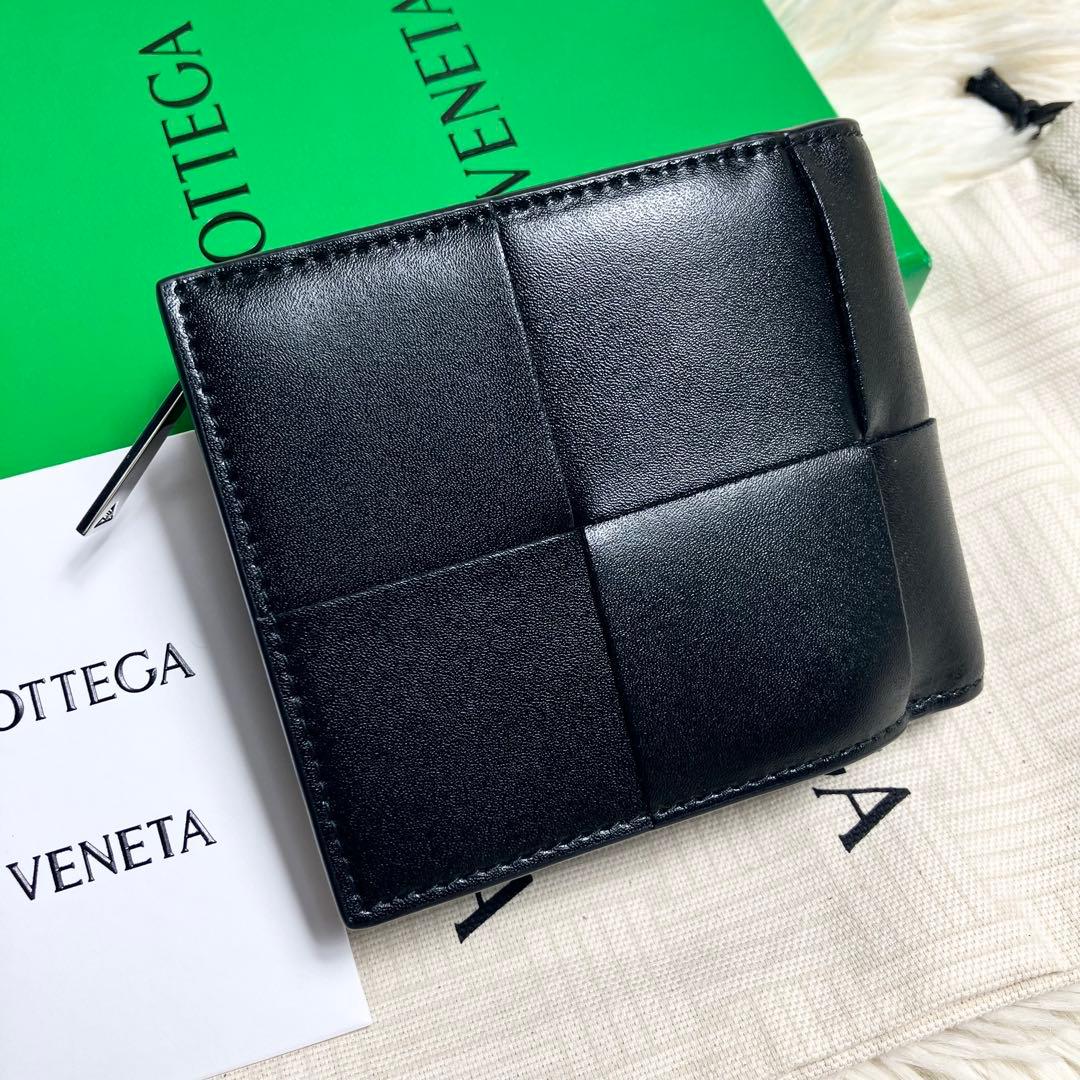 【未使用級】現行モデル ボッテガヴェネタ 二つ折り カセットIC搭載