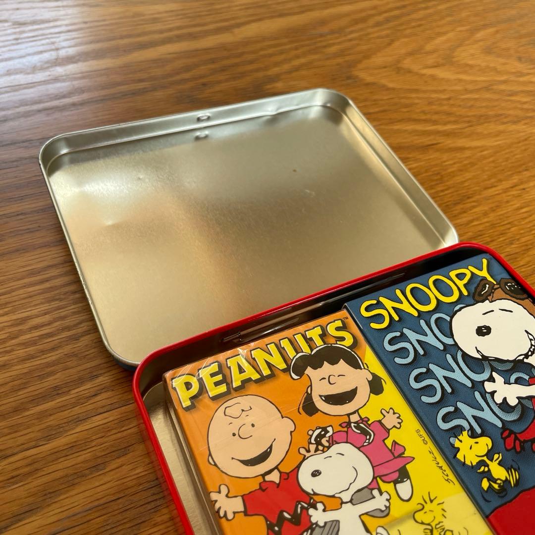 ピーナッツ生誕50周年記念アニバーサリーコレクター缶（トランプ2組付)スヌーピー