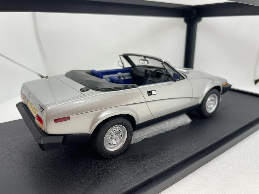 ミニカー 104-042 Cult 1/18 Triumph TR7 DHC 1980