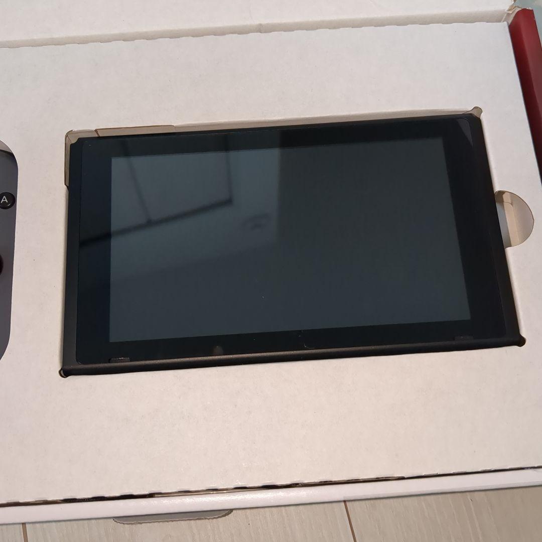 美品　Nintendo Switch 本体 グレー　ジョイコン付き
