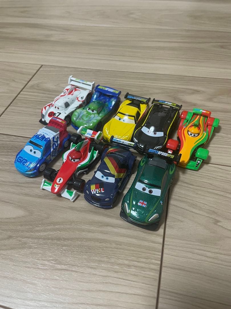 トミカ　カーズ　ミニカー　44台＋トレーラー2台　まとめ売り