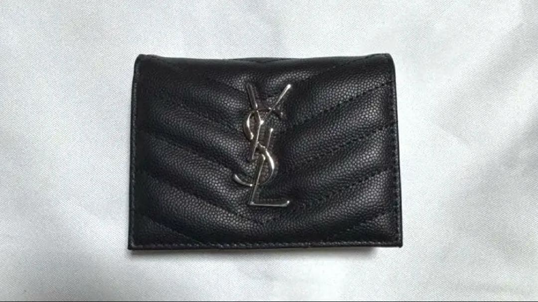 R*u様 ✨美品✨Saint Laurent ブラック 二つ折り財布 エンボス加