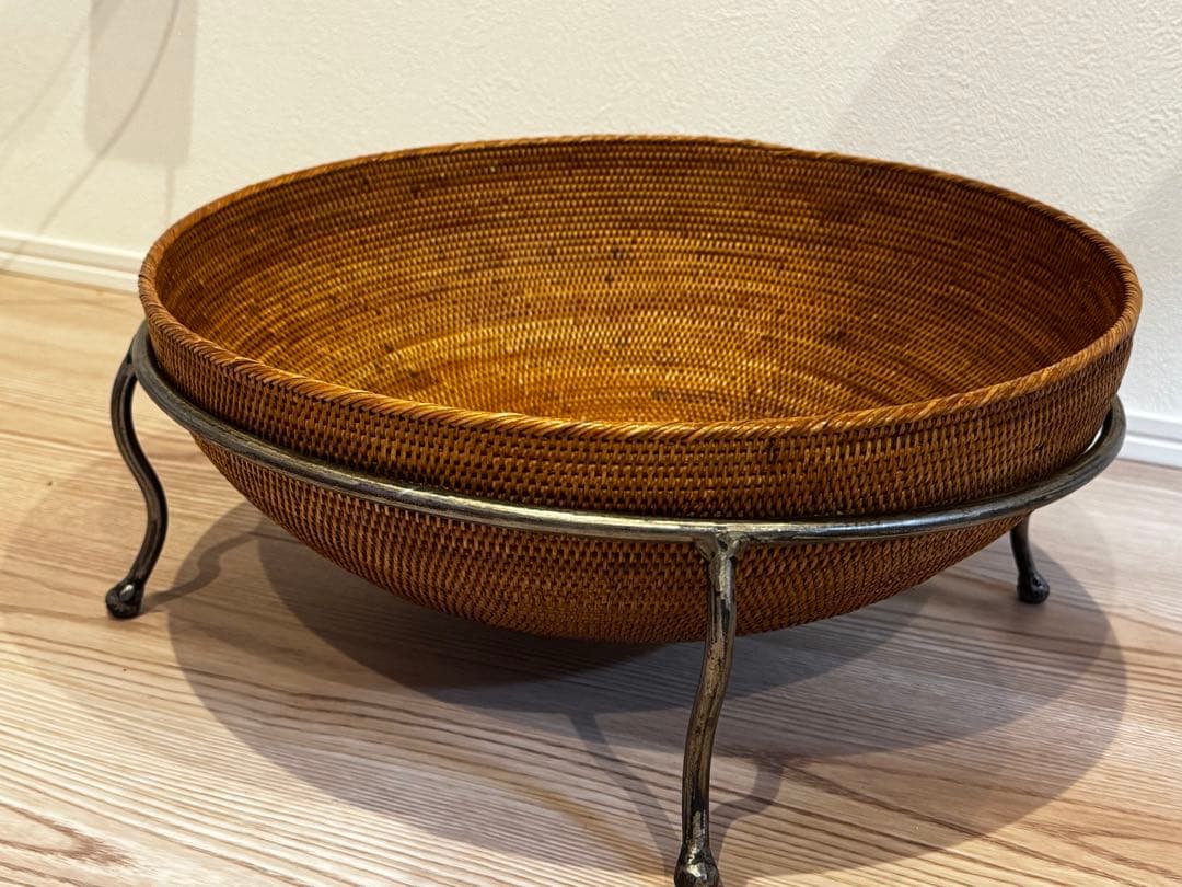 アタ素材を使った　猫脚バスケット　kanademono