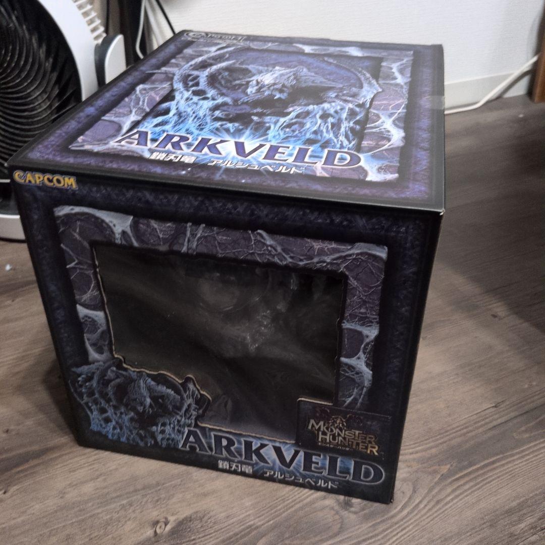 鎖刃竜 アルシュベルド 完成品フィギュア