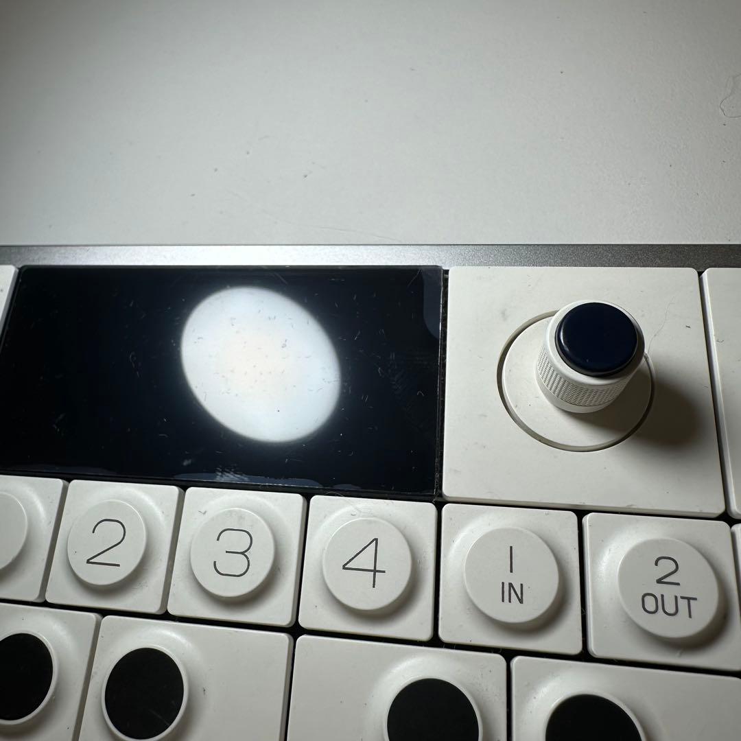鍵盤楽器 TeenageEngineering OP-1 field