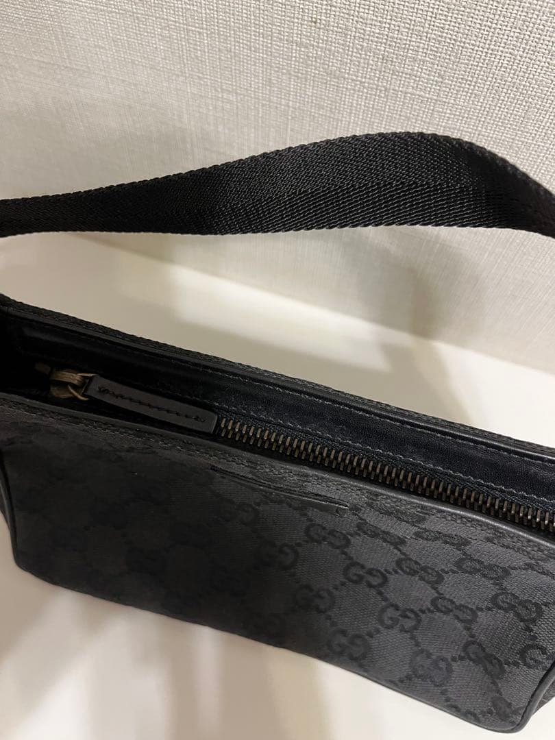 GUCCI ブラック　アクセサリーバック