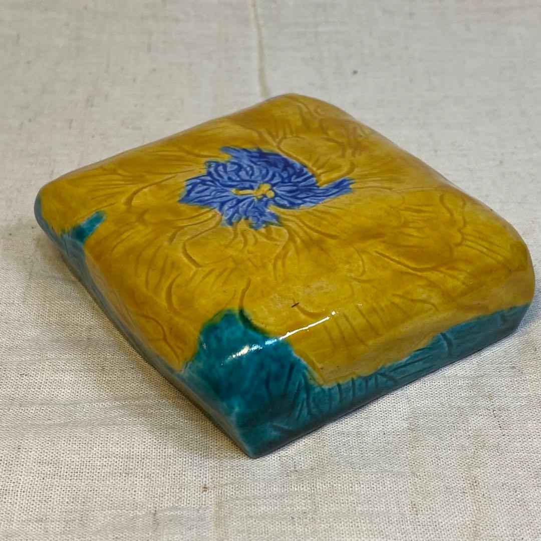 九谷焼　香合　花の図　春夏秋冬　茶道具　在銘