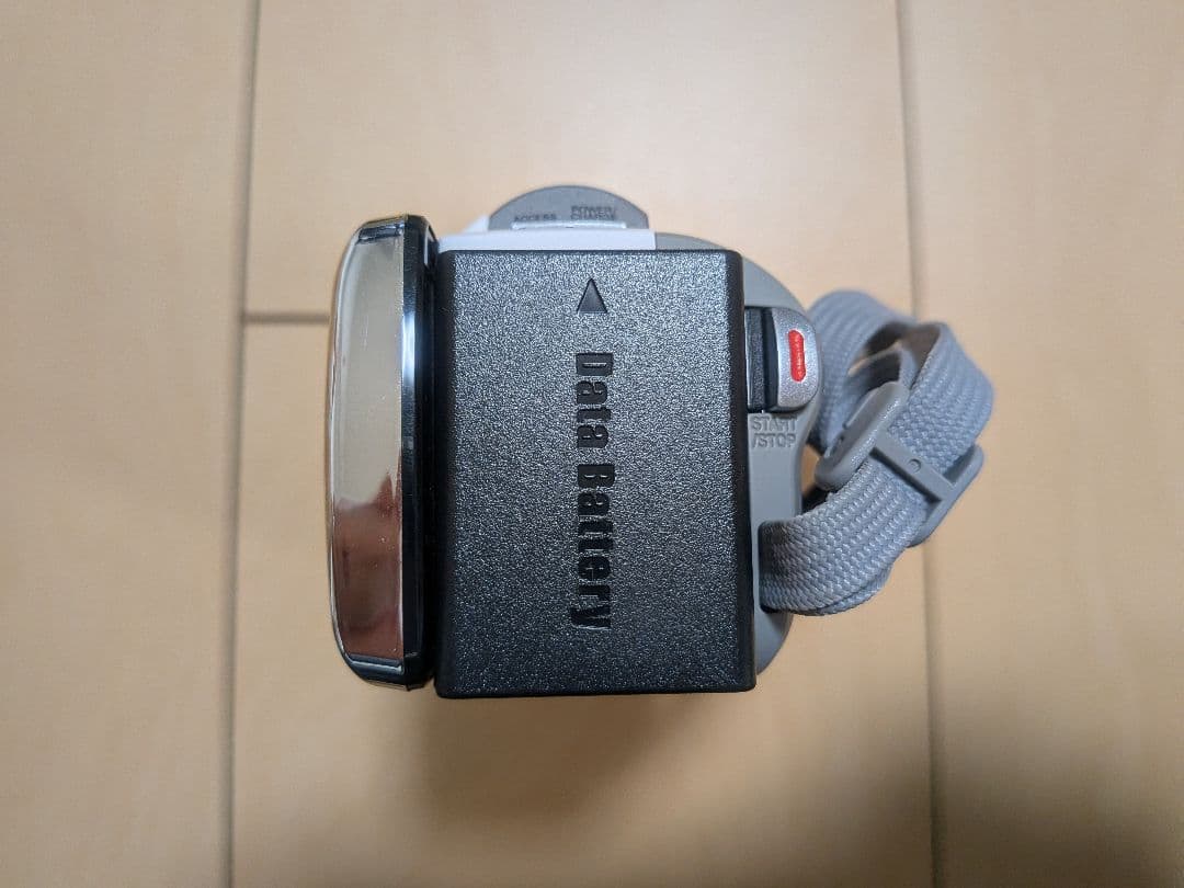 美品 JVC GZ-HM133 Everio ビデオカメラ＋予備バッテリー・SD