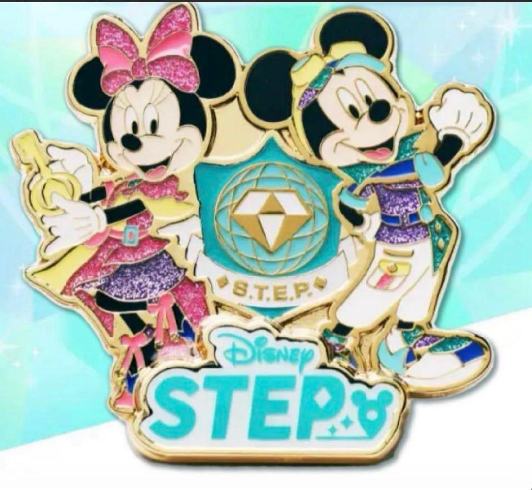 【非売品】ディズニー　ミッキーマウス 宝箱デザイン ピンバッジ