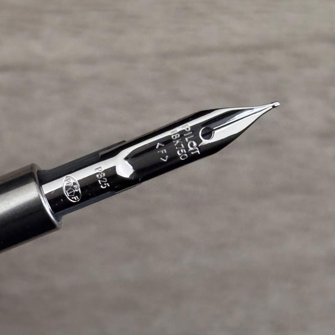 【美品】パイロットキャップレスデシモ群来Fニブ万年筆