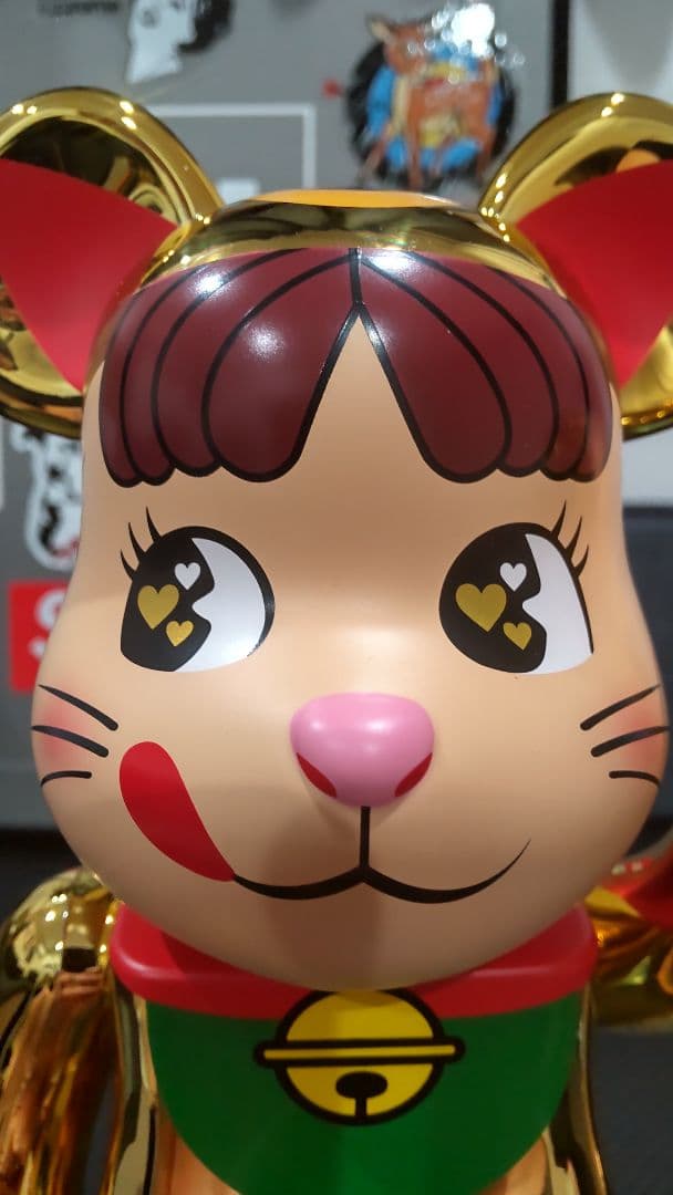 新品同様　ペコちゃん　大と小　招き猫　ベアブリック